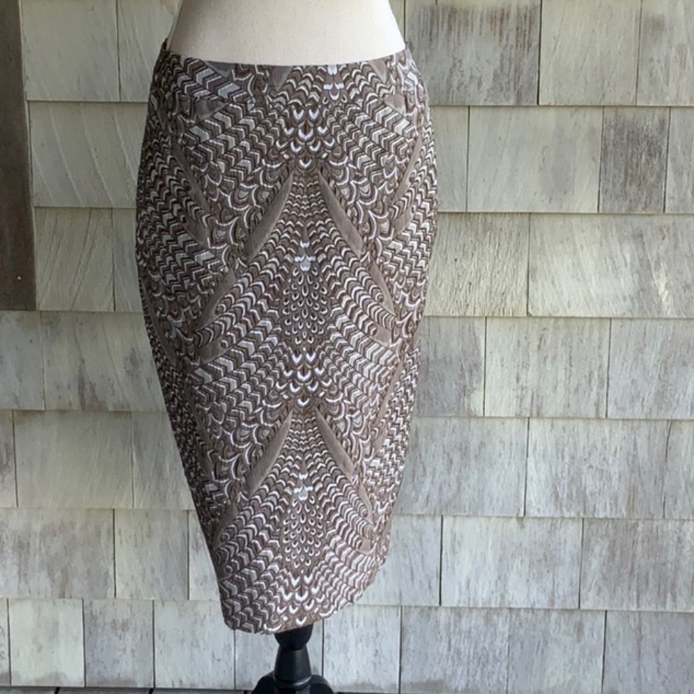Escada elegant jacket and skirt set - Picture 3 of 13